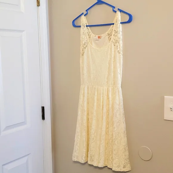 Body Central | Dresses | Cream Colored Sleeveless Lace Dress | Poshmark